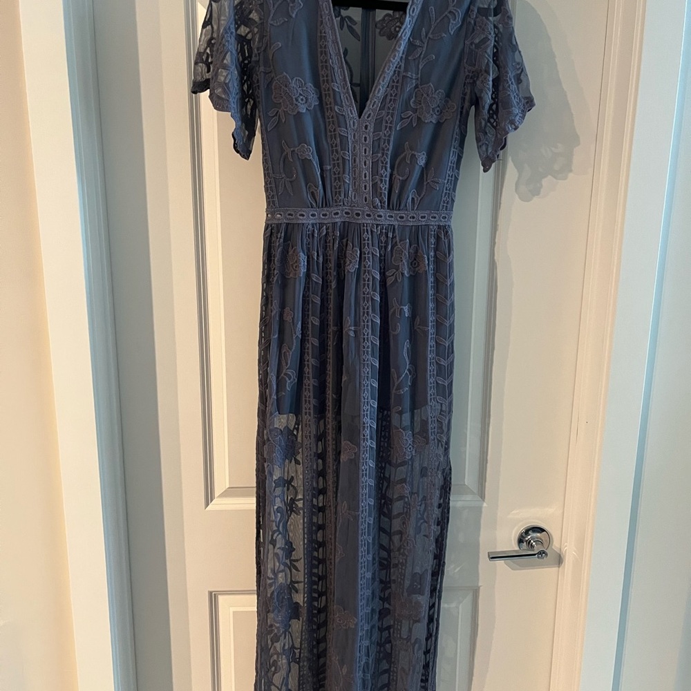 Elegant Lace V-Neck Dress in Gray